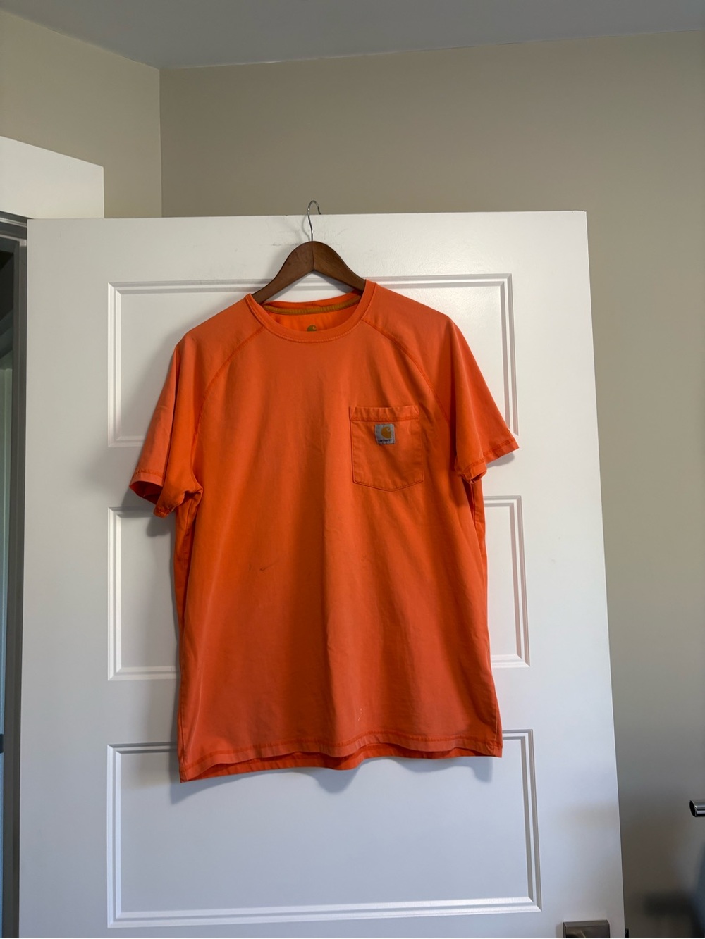 Carhartt Menโs Orange Short-Sleeve Pocket T-Shirt sz large